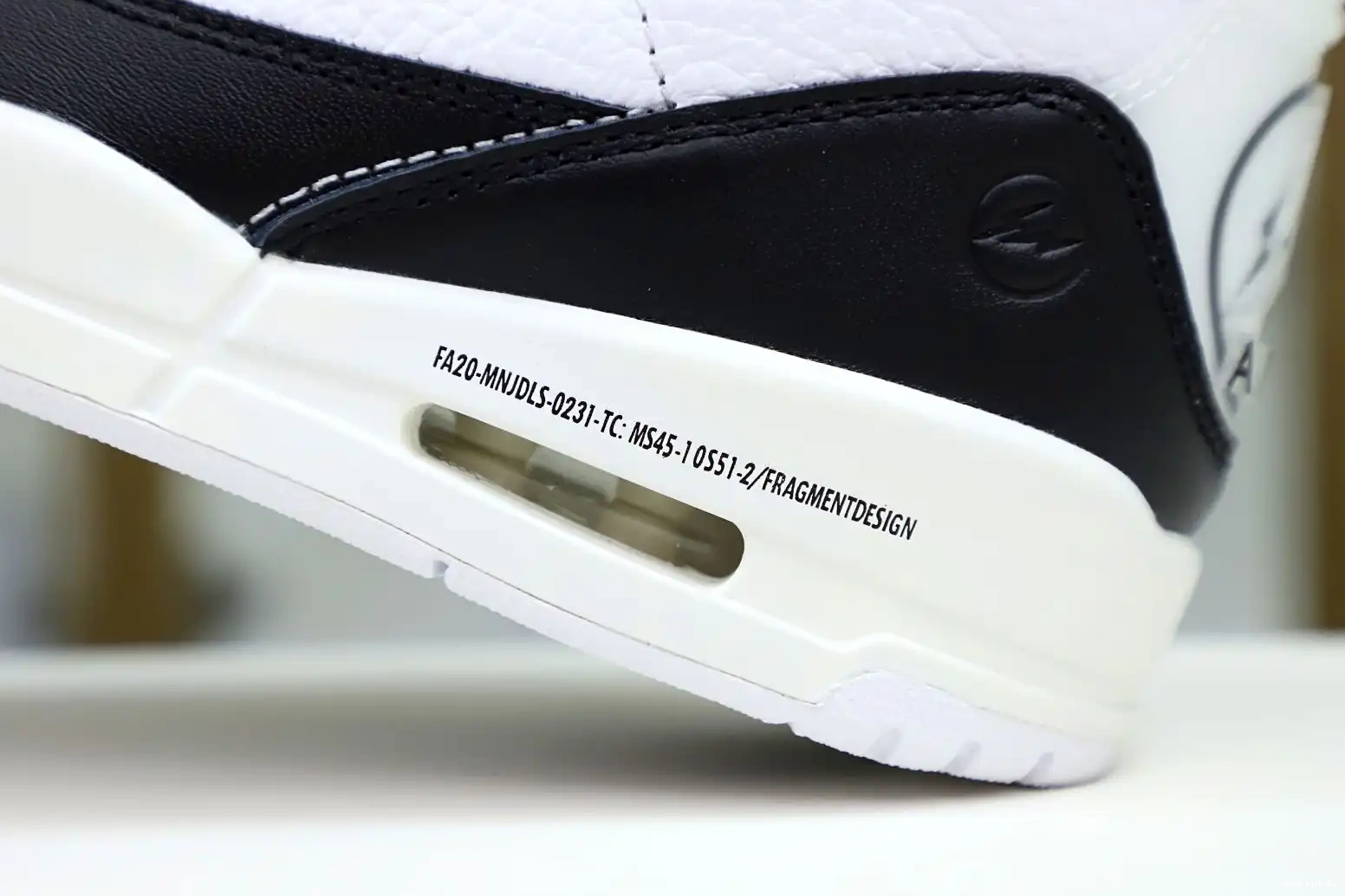 'WHITE' Kimikick RETRO DESIGN X FRAGMENT 3 AIR JORDAN SP 0708